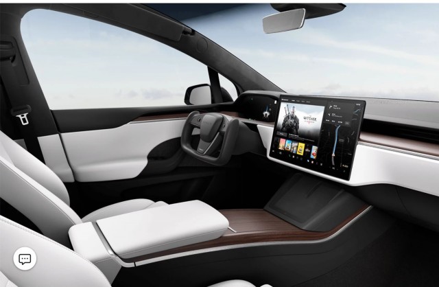 Как выглядит разгон Tesla S PLAID до 328 км/ч от первого лица на автобане, где нет ограничений на скорость.