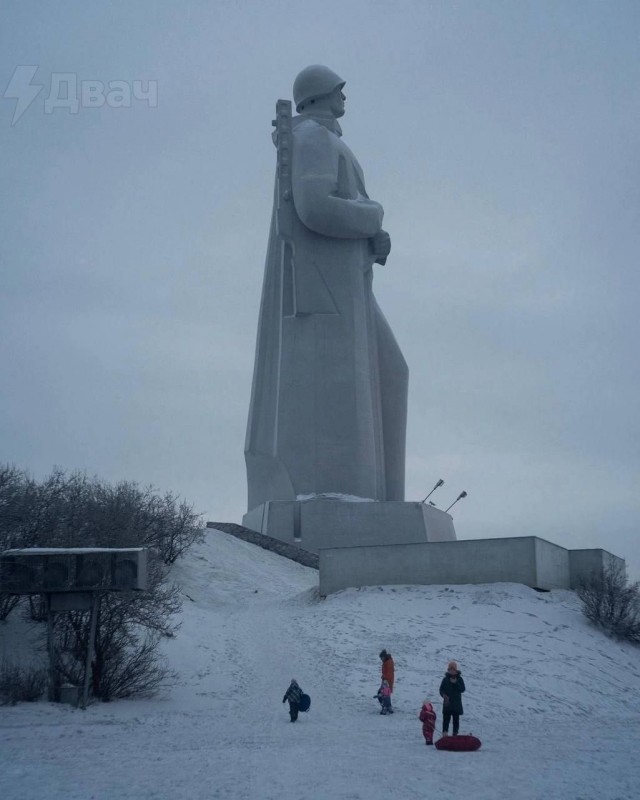 Посмотрите, как завораживающе выглядит «Алёша» — памятник защитникам Советского Заполярья