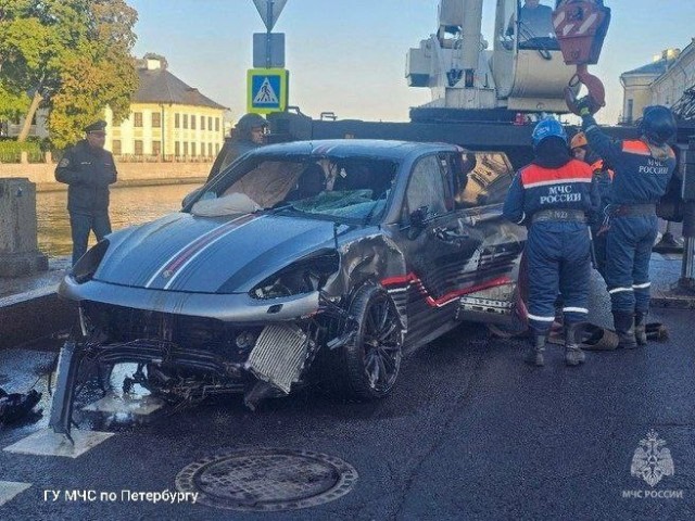 Смертельное падение Porsche Cayenne  в Фонтанку