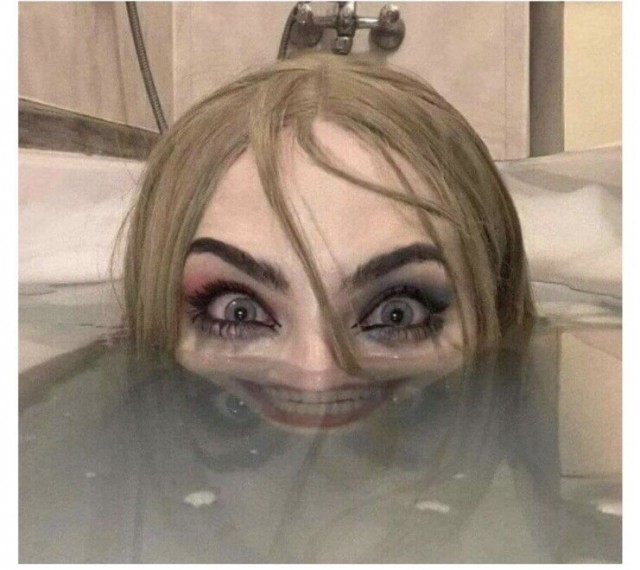 Мрачноватые тётеньки