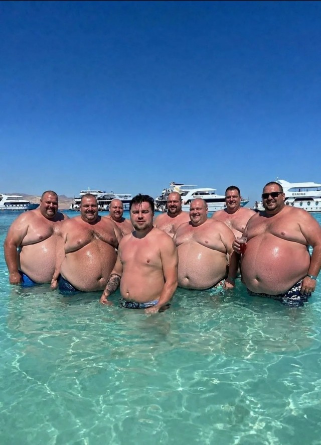 Фотошоперы, сделали  стройнее