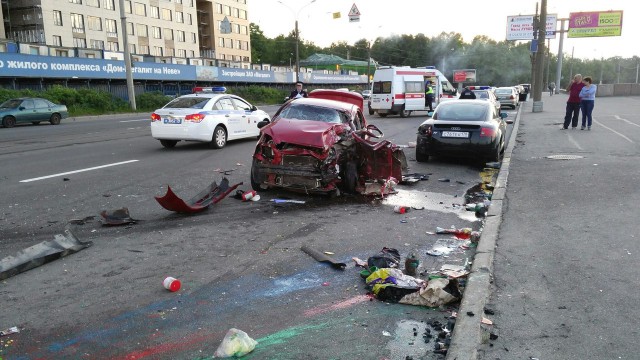 Мажоры устроили гонки в городе