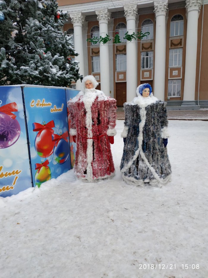 Взгляд смерти. В Самарской области установили Деда Мороза, которого боятся дети