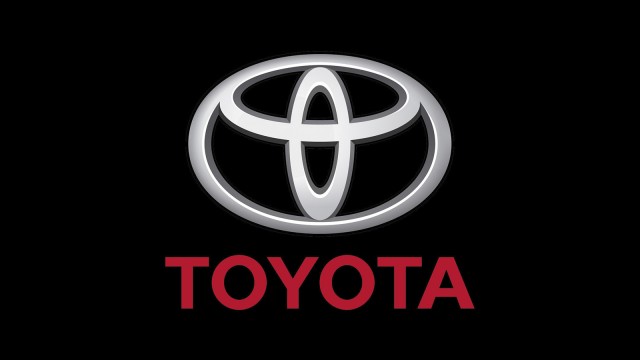 Цены на новые Toyota Land Cruiser Prado в России обвалились вдвое менее чем за два месяца