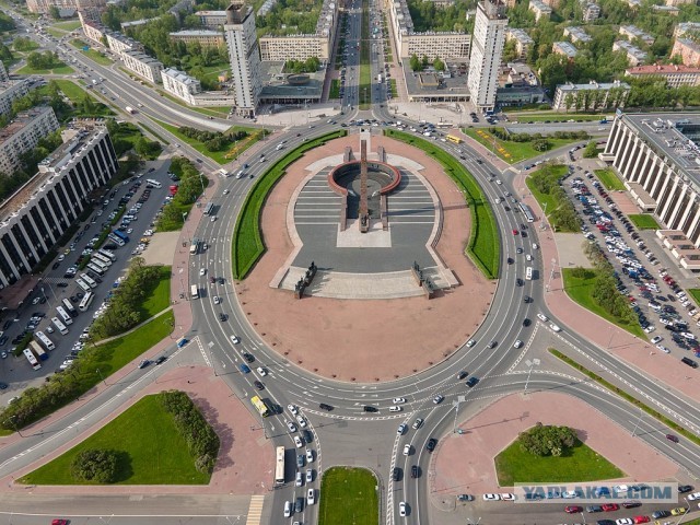 Не зря инспекторы заранее люстру включили