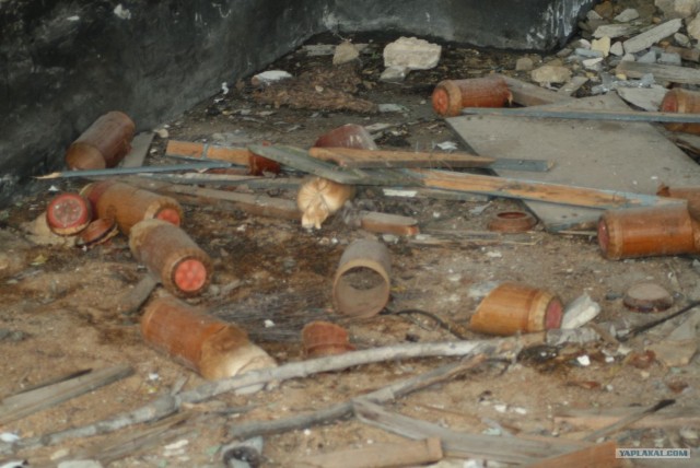 Заброшенная танковая база.