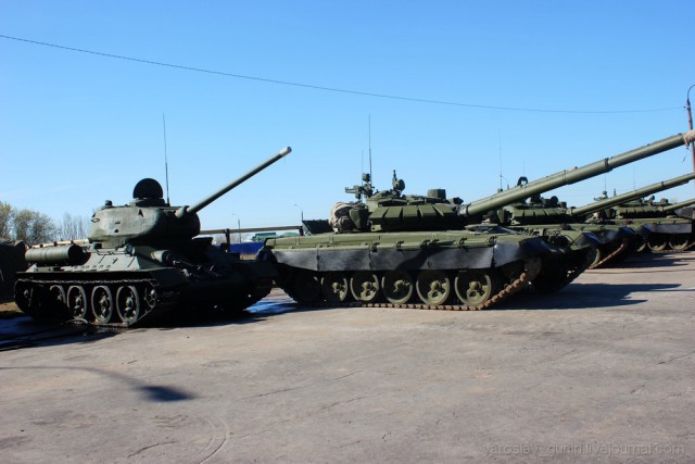 Как Т-34 готовят к параду Победы в Нижнем Новгороде
