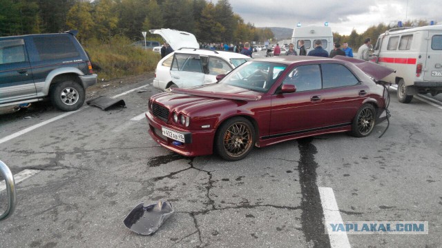 Два человека погибли в массовом ДТП во время гонки стритрейсеров в Магадане