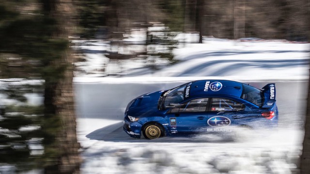 Спуск Subaru с бобслейной трассы