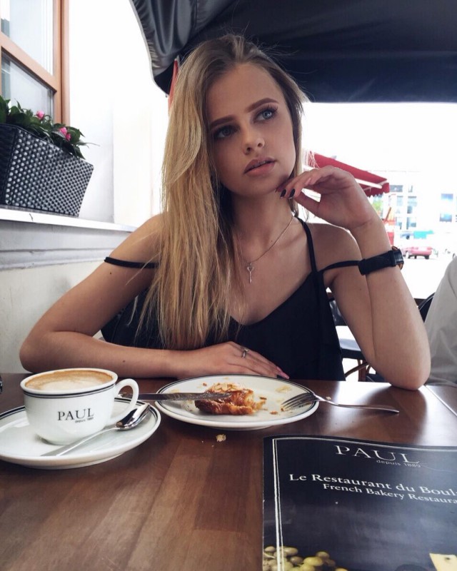 Приятные девушки из сети