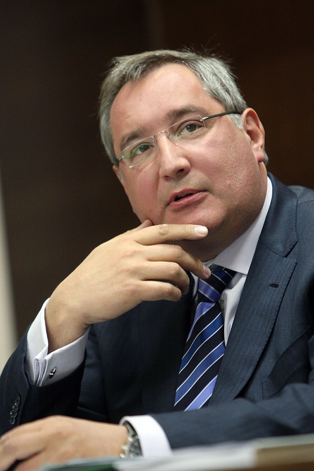 Рогозин призвал остановить «вымывание мозгов» за рубеж