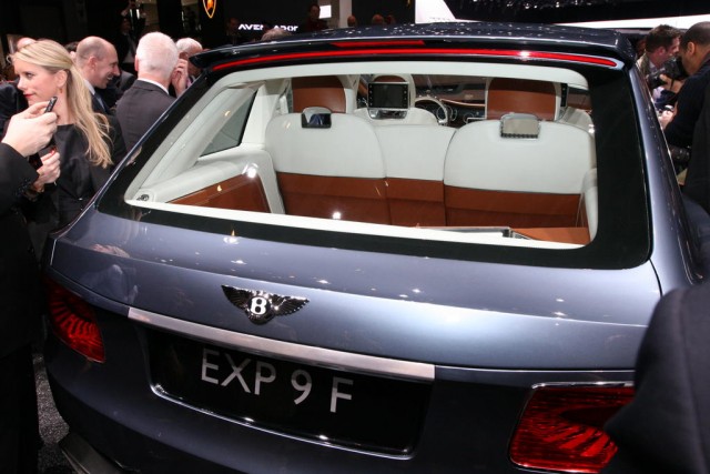 Кроссовер от Bentley!