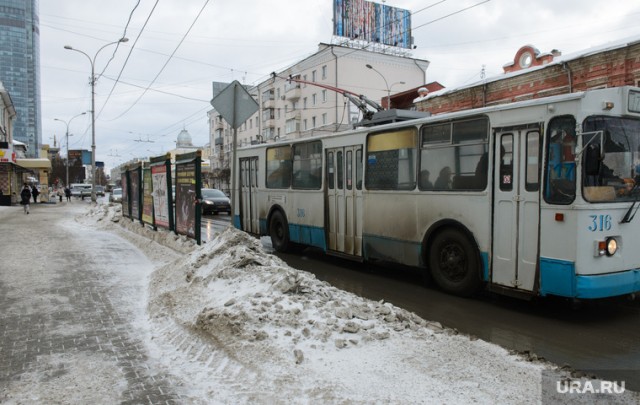 В Екатеринбурге кондуктор выгнала из троллейбуса подростка из-за рубля