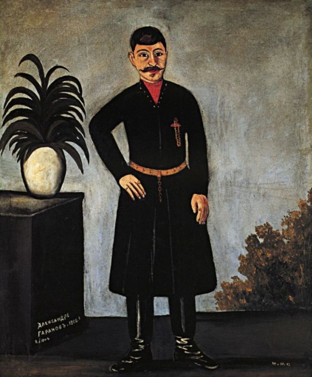 Памятник Сталину. Алёнка залипает