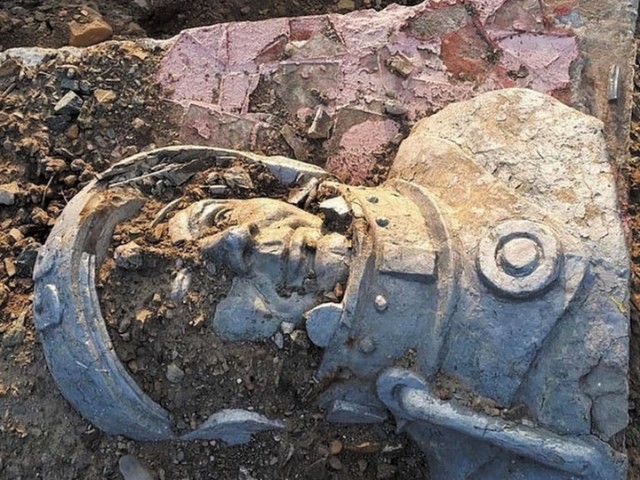 Космос, гниющий изнутри: Россия сходит с орбиты