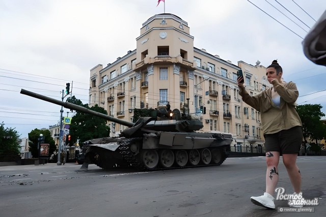 Евгений Пригожин в штабе ЮВО в Ростове