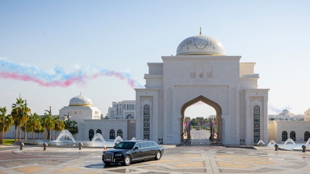 Крупные банки ОАЭ ограничили расчеты с РФ и стали закрывать счета клиентов