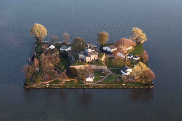 Остров Вильгельмштейн (Wilhelmstein Island)