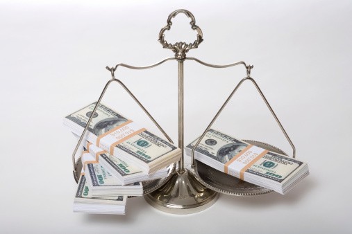 Правосудие когда-нибудь существовало? Нет, не существовало, было только его подобие! Всегда рулили одни и те же!