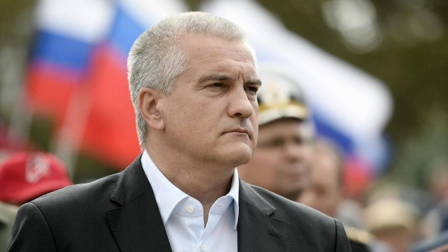 Глава Крыма Сергей Аксёнов готовит законопроект, который запретит трудовым мигрантам привозить свои семьи в РФ
