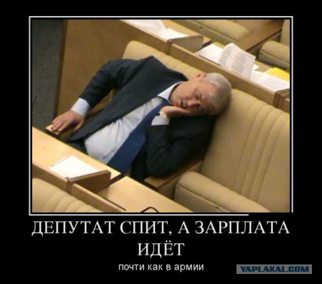 В Волгограде сожгли люксовую иномарку