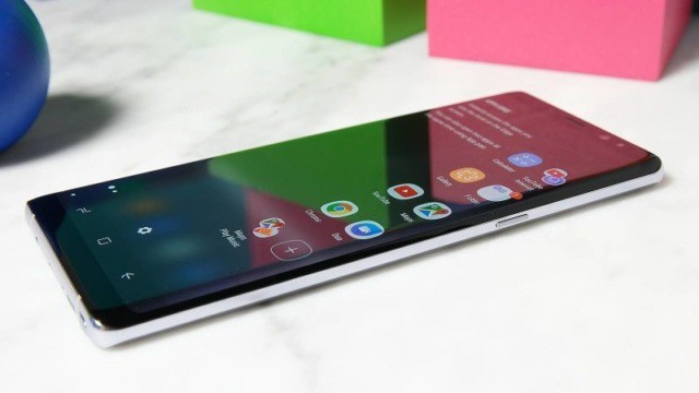 Samsung представила Galaxy Note 8 с двойной камерой и безрамочным дисплеем