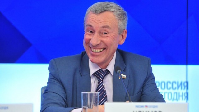Возвращающихся в Россию эмигрантов начнут проверять на госизмену