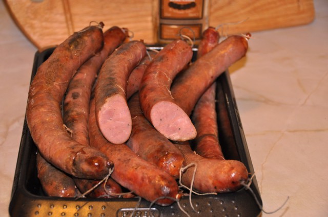 "Краковская" и "сервелат" в домашних условиях