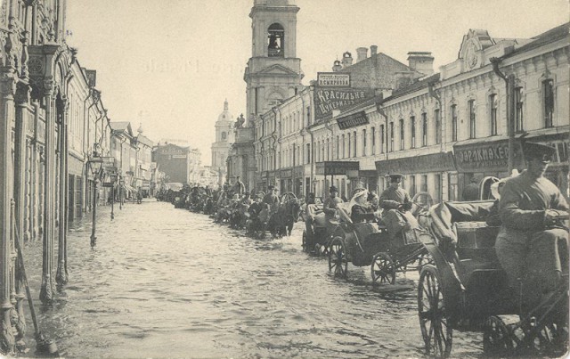По XX веку с фотоаппаратом