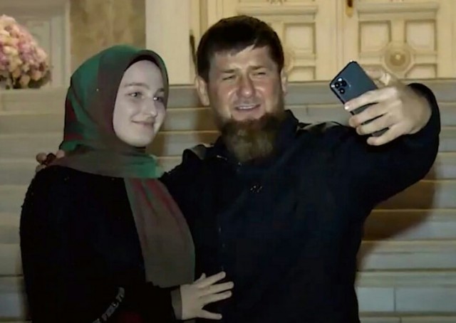 Рамзан Кадыров наградил свою 21-летнюю дочь Хадижат медалью «За заслуги перед Чеченской Республикой».