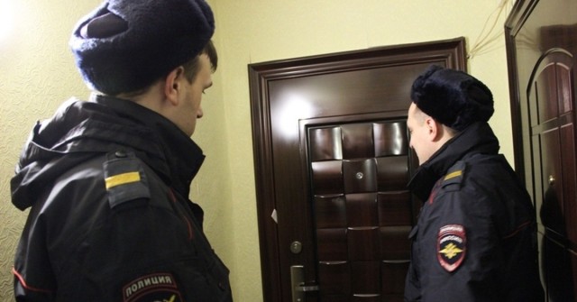 В Твери дети мигрантов разобрали брусчатку и закидали ею фонтан: на замечания мать мальчиков чуть не бросилась в драку