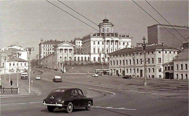 Москва и москвичи. Двадцатый век. 02.09.25