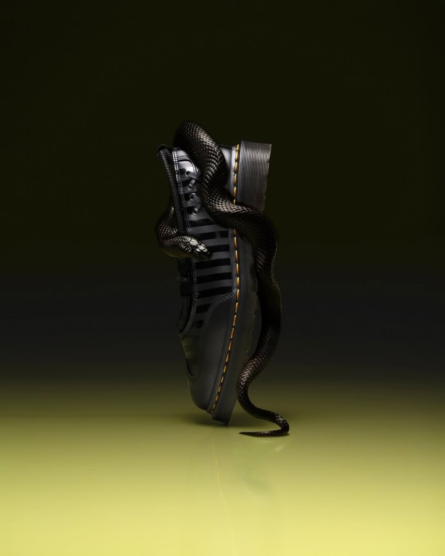 Популярный бренд Dr. Martens представил коллекцию обуви совместно с сериалом «Уэнсдей».