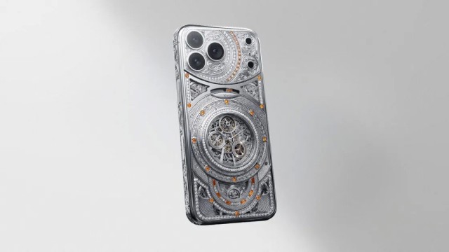 Caviar объединяет iPhone 17 Pro Max с часами Patek Philippe, IWC, Rolex и Jacob & Co в новой серии «Повелитель Времени»