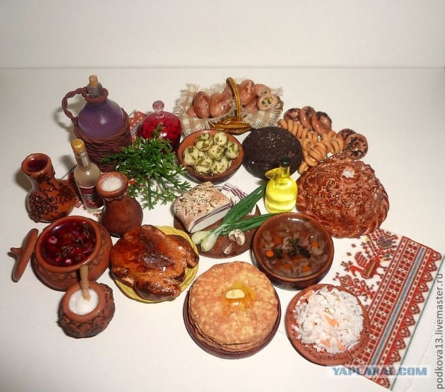 Вот чем занимается моя благоверная!)