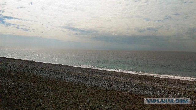 ''Осенний вечер в Гаграх''. Как живёт бывший советский курорт