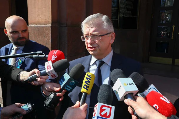 Польша заблокировала банковские счета посольства России