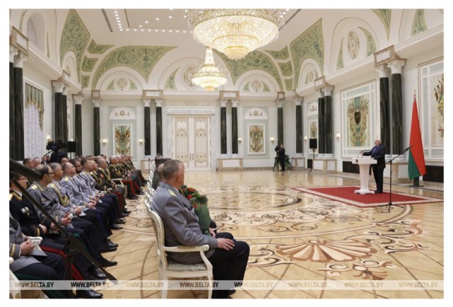 "Разговаривали первый раунд минут 30 на матерном языке" Лукашенко о переговорах с Пригожиным