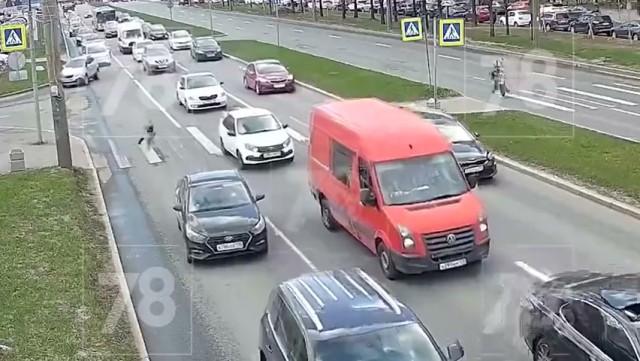 Шестиклассник получил перелом обеих ног на пешеходном переходе