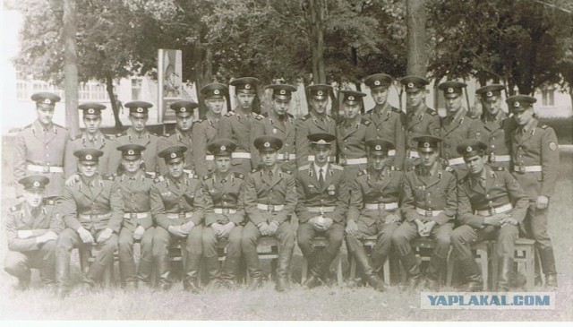 А давайте в честь праздника, выкладывать свои армейские фотки уважаемые яповцы