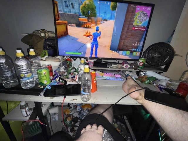 Один из лучших игроков по Fortnite — чухан, который буквально гниёт заживо