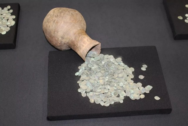 Клад на полмиллиарда рублей нашли под Москвой