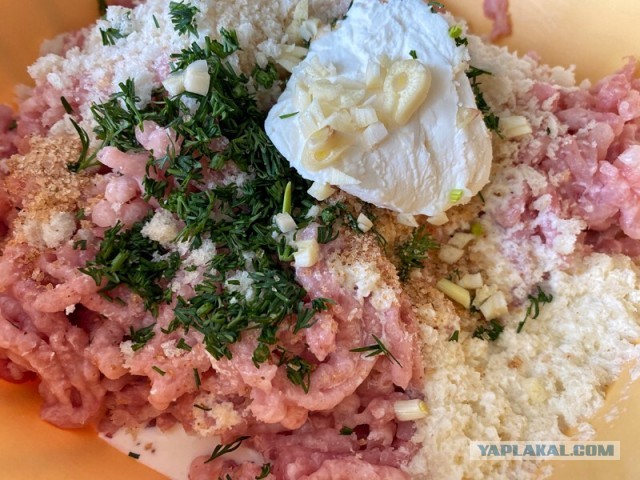 Куриные котлеты в ароматной панировке