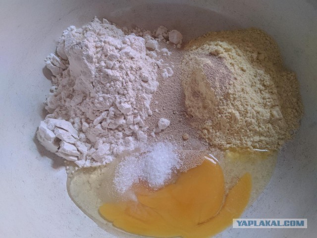 Лепешка, с грибами и сыром.