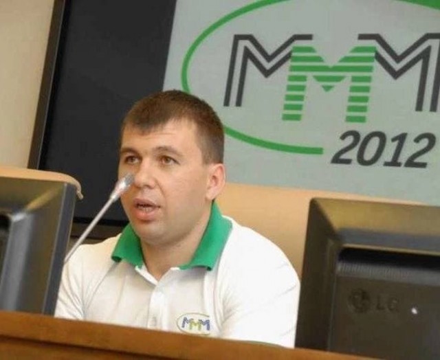Украинский солдат, сними с головы кастрюлю и иди до хаты!