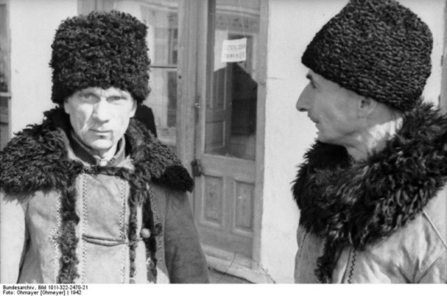 1942 год в 60 фотографиях