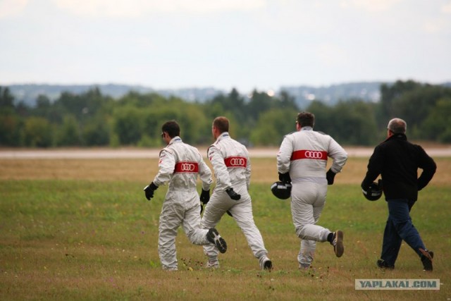 Летающе-толкающий Audi Q7 на МАКСе