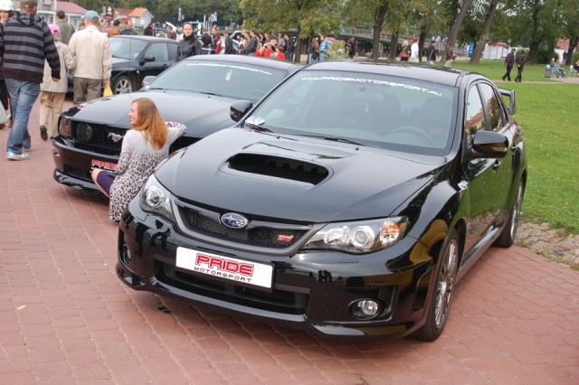 Авто Вернисаж на Неве.