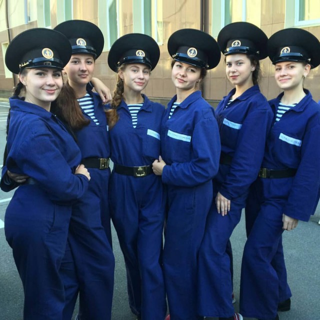 Леди в форме!