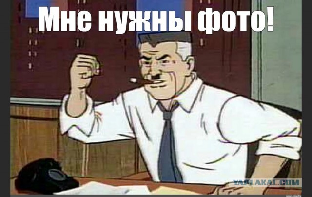 В Барнауле девушки ночью затащили в лифт стол с едой и устроили фотосессию